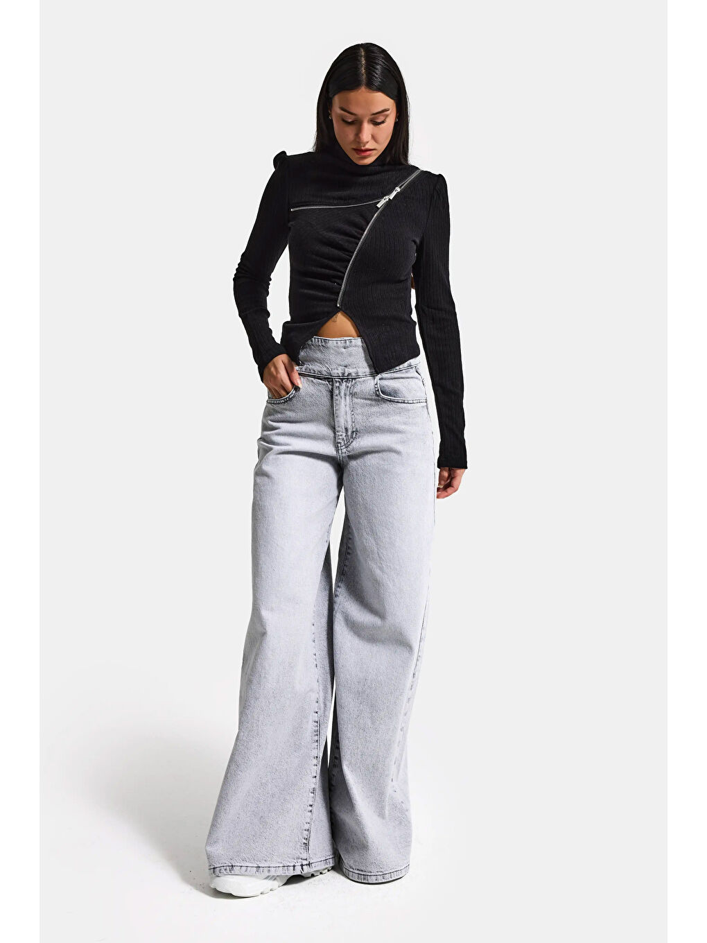 Kadın Siyah w5 Asimetrik Kesim Fermuar Detaylı Özel Tasarım Crop Top-2
