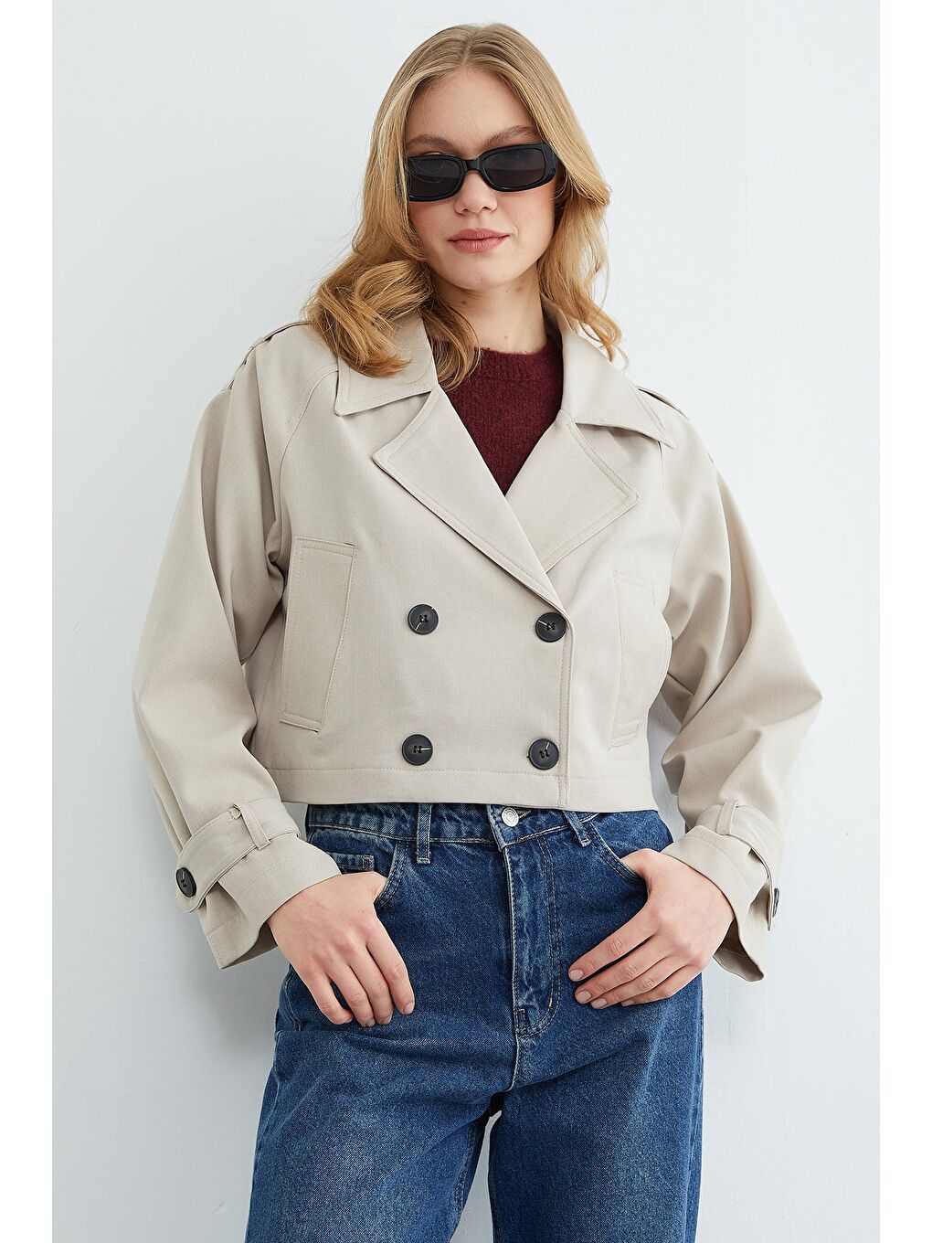 Bej Düğmeli Omuz Ve Kol Detaylı Trençkot-1