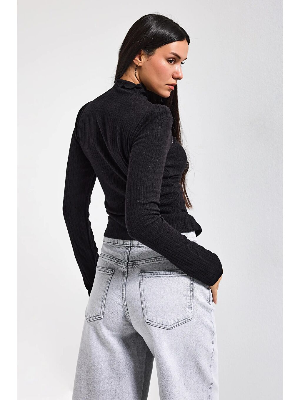 Kadın Siyah w5 Asimetrik Kesim Fermuar Detaylı Özel Tasarım Crop Top-5