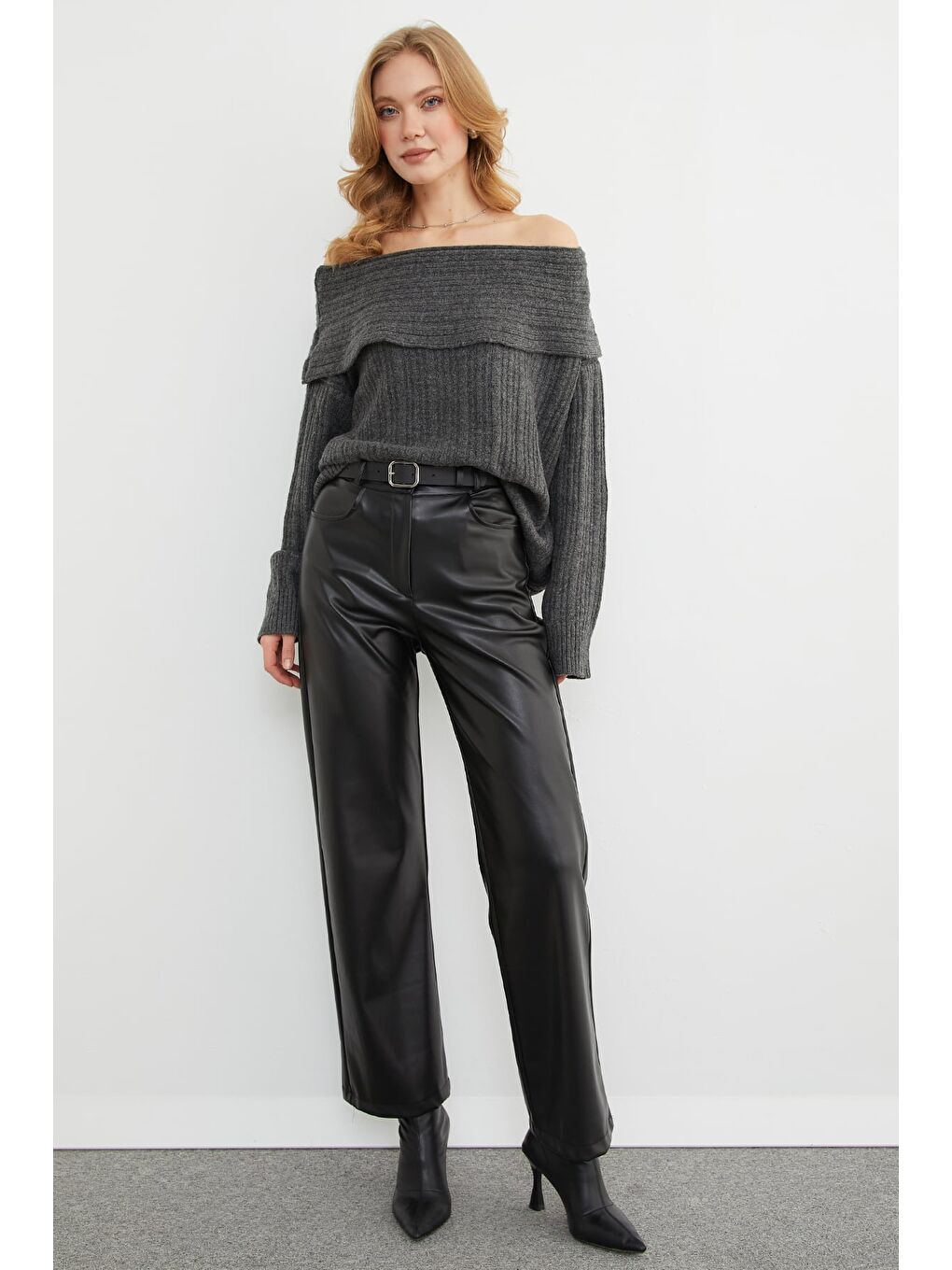 Antrasit Basic Madonna Yaka Salaş Triko Kazak-1