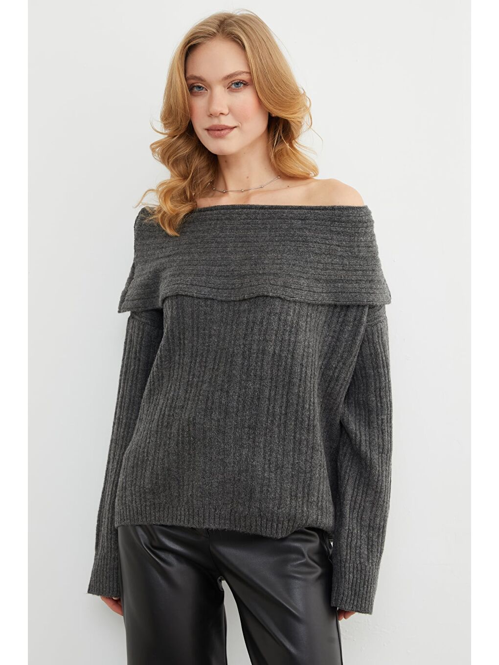 Antrasit Basic Madonna Yaka Salaş Triko Kazak-4