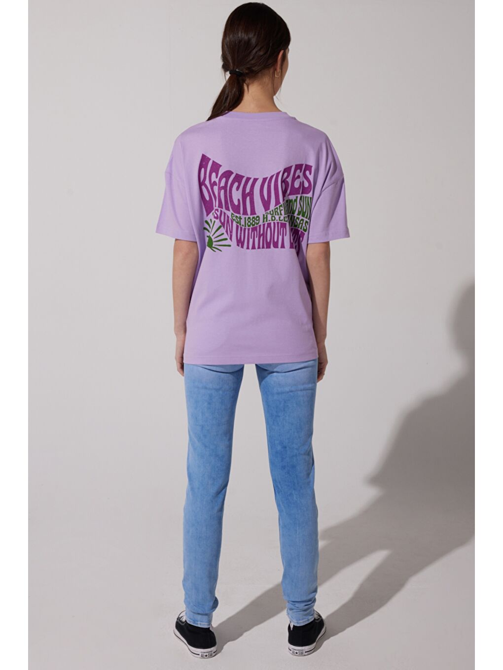 Gri Loose Fit Rahat Kesim %100 Pamuk Bisiklet Yaka Lila Tişört-6