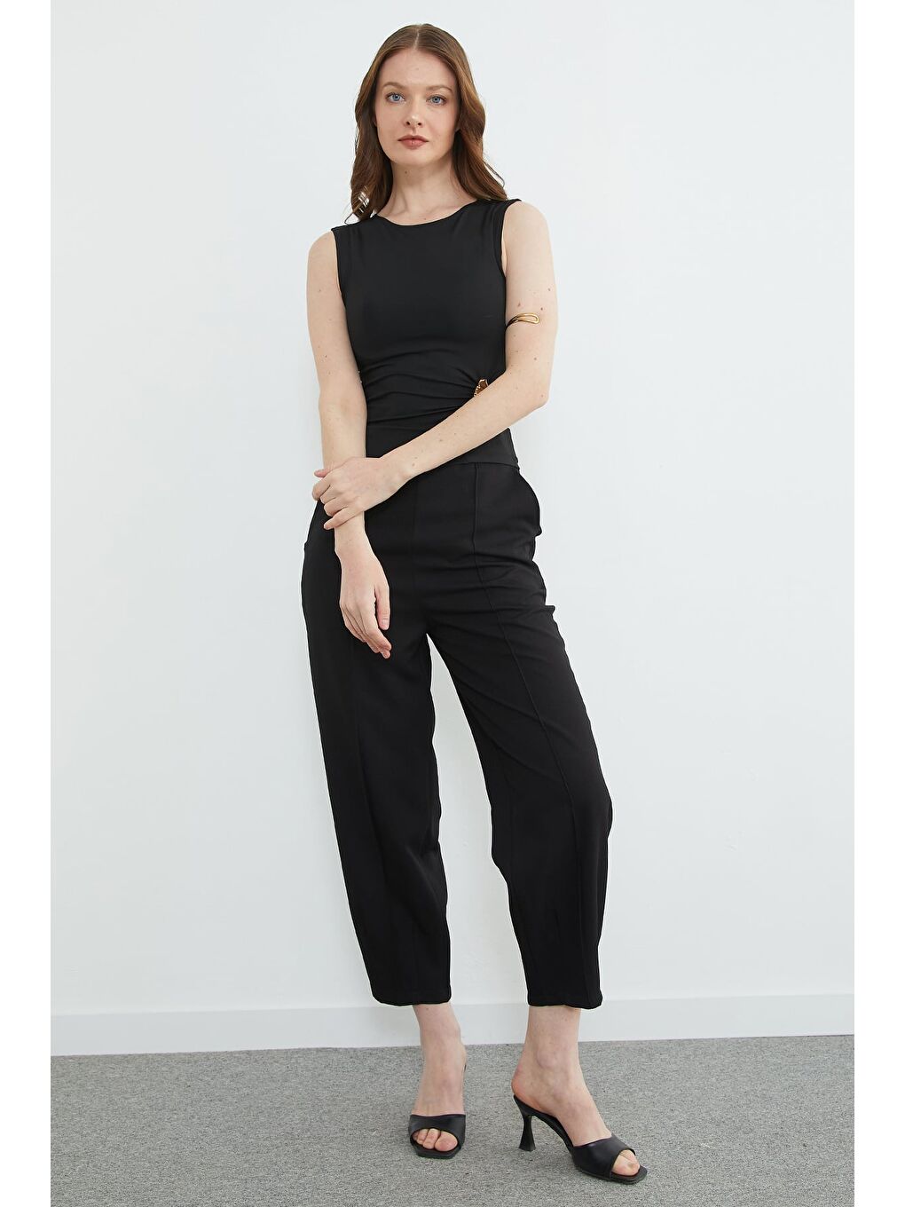 Siyah Toka Detaylı Bisiklet Yaka Bluz-2