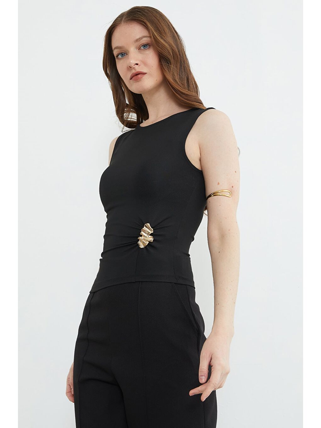 Siyah Toka Detaylı Bisiklet Yaka Bluz-3