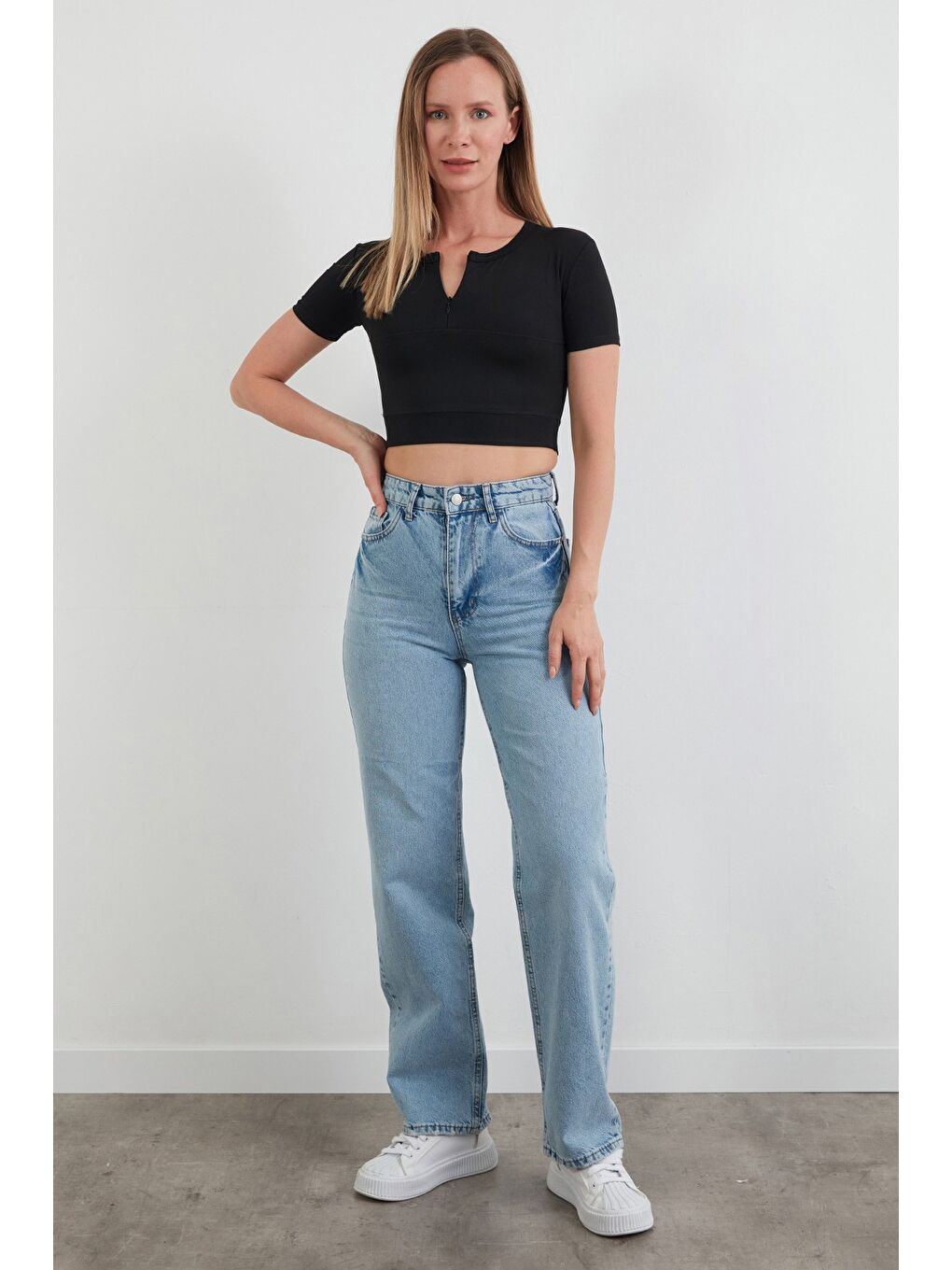 Siyah Basic Yarım Fermuarlı Dalgıç Kumaş Crop Tişört-1