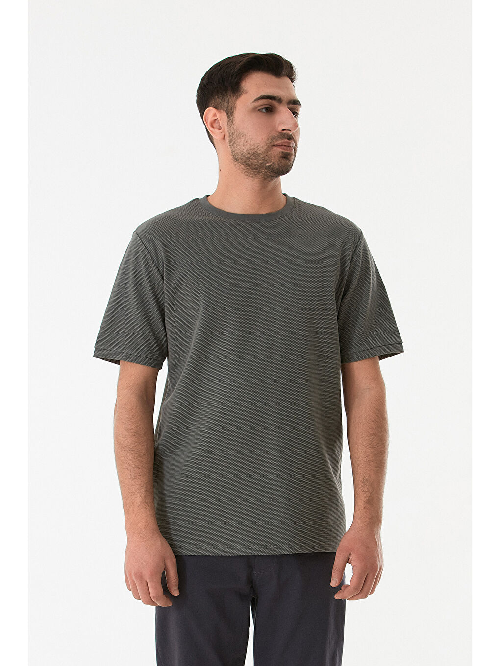 Gri Petek Kumaş Bisiklet Yaka Tişört-3