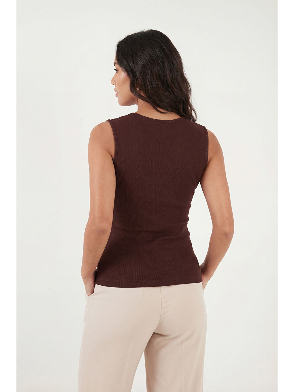 Kahverengi Fittted Fit Bisiklet Yaka Aksesuar Detaylı Kadın Bluz 5866475-6