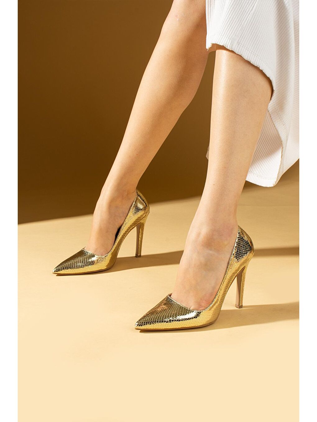 Sarı Kroko Desenli İnce Uzun Topuklu Kadın Stiletto 71-53-24Baskı