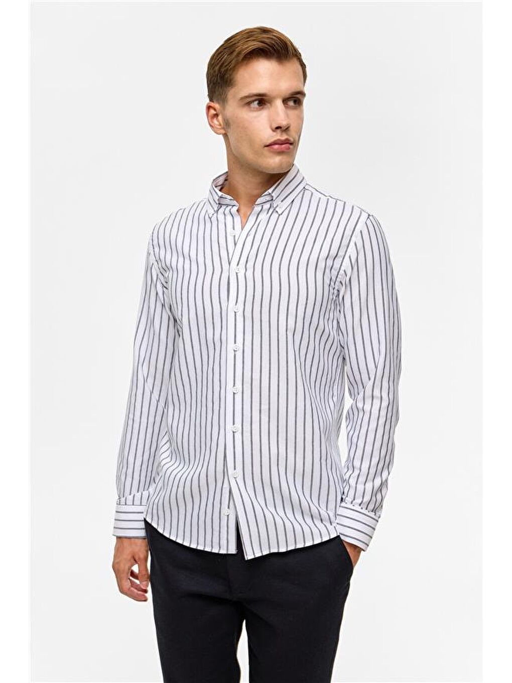 Siyah Slim Düz Düğmeli Yaka Gömlek-1