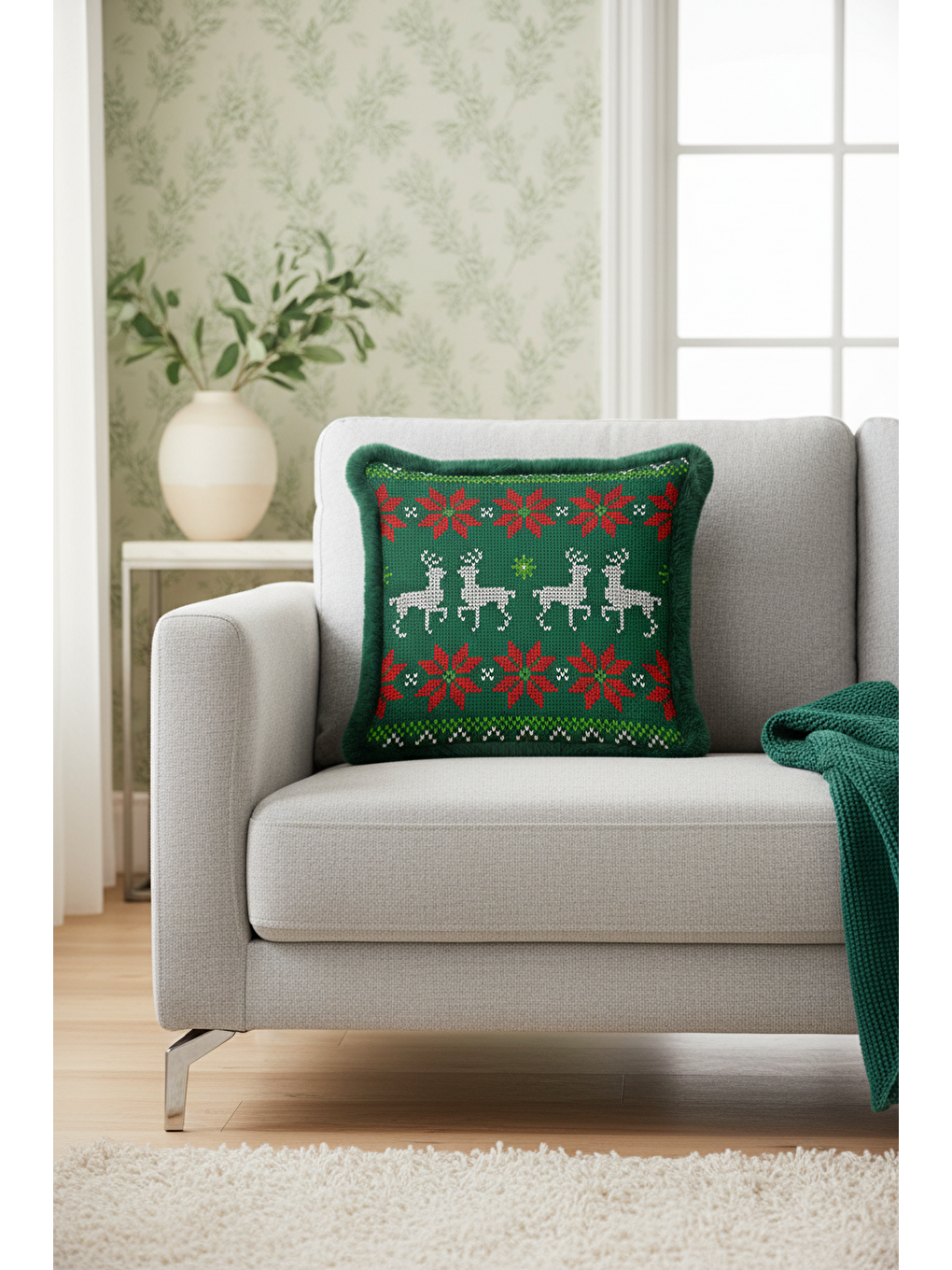 Karışık Zarif Saçaklı Yastık Kılıfı - Noel Ren Geyiği Temalı Yeşil Kırmızı Retro Püsküllü Kırlent Kılıfı-4
