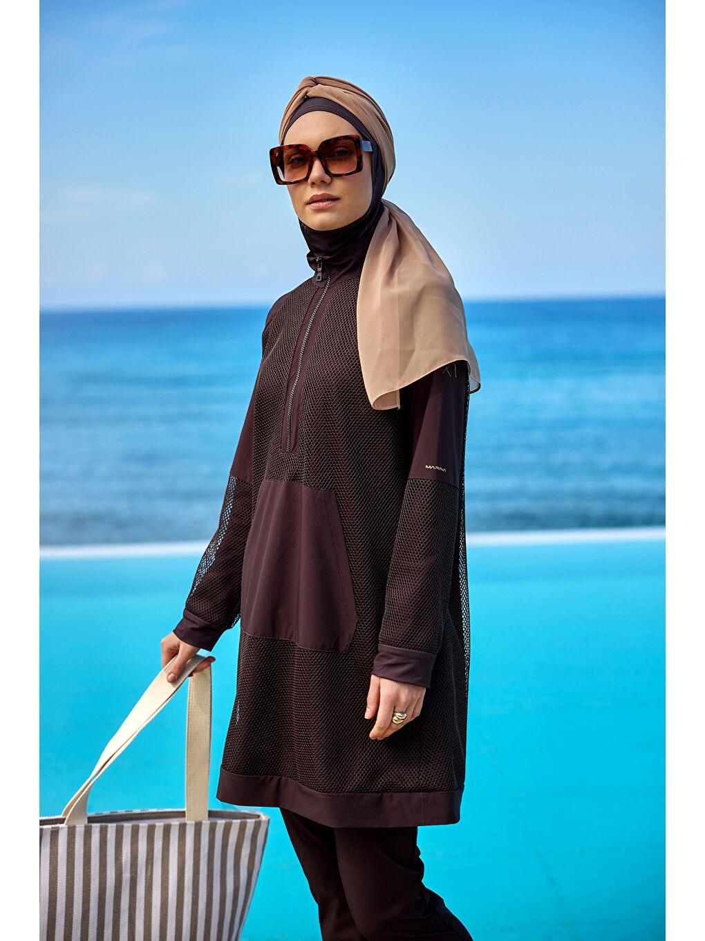 Kahverengi Tam Kapalı Tesettür Mayo Tül Detaylı M2534-4-3