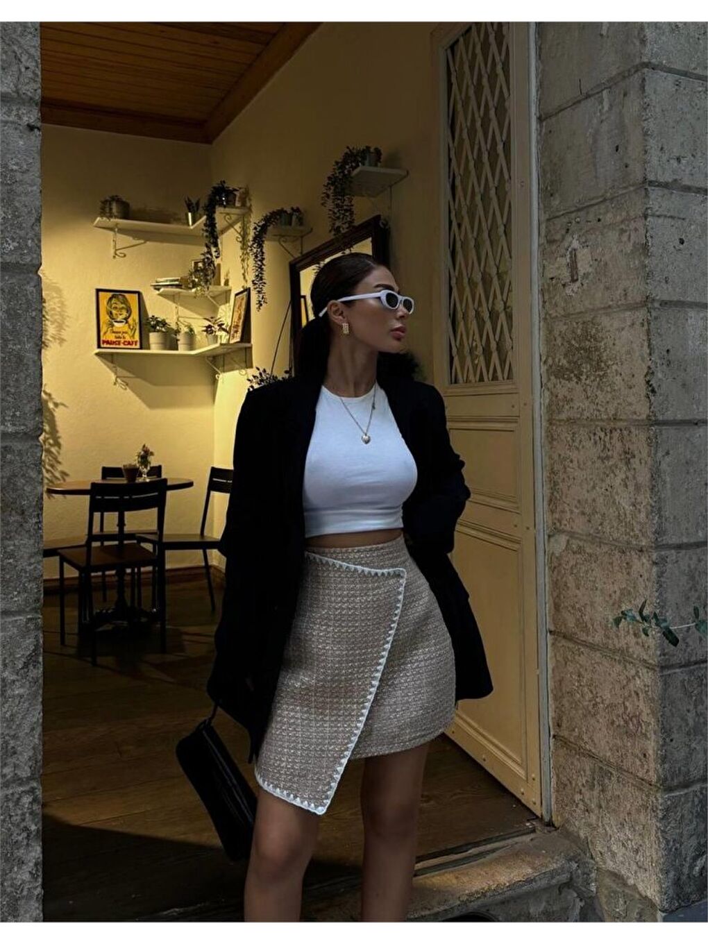 ŞANELKAPAKLI ÇOBAN DİKİŞ DETAYLI KISA ETEK - Bej-2