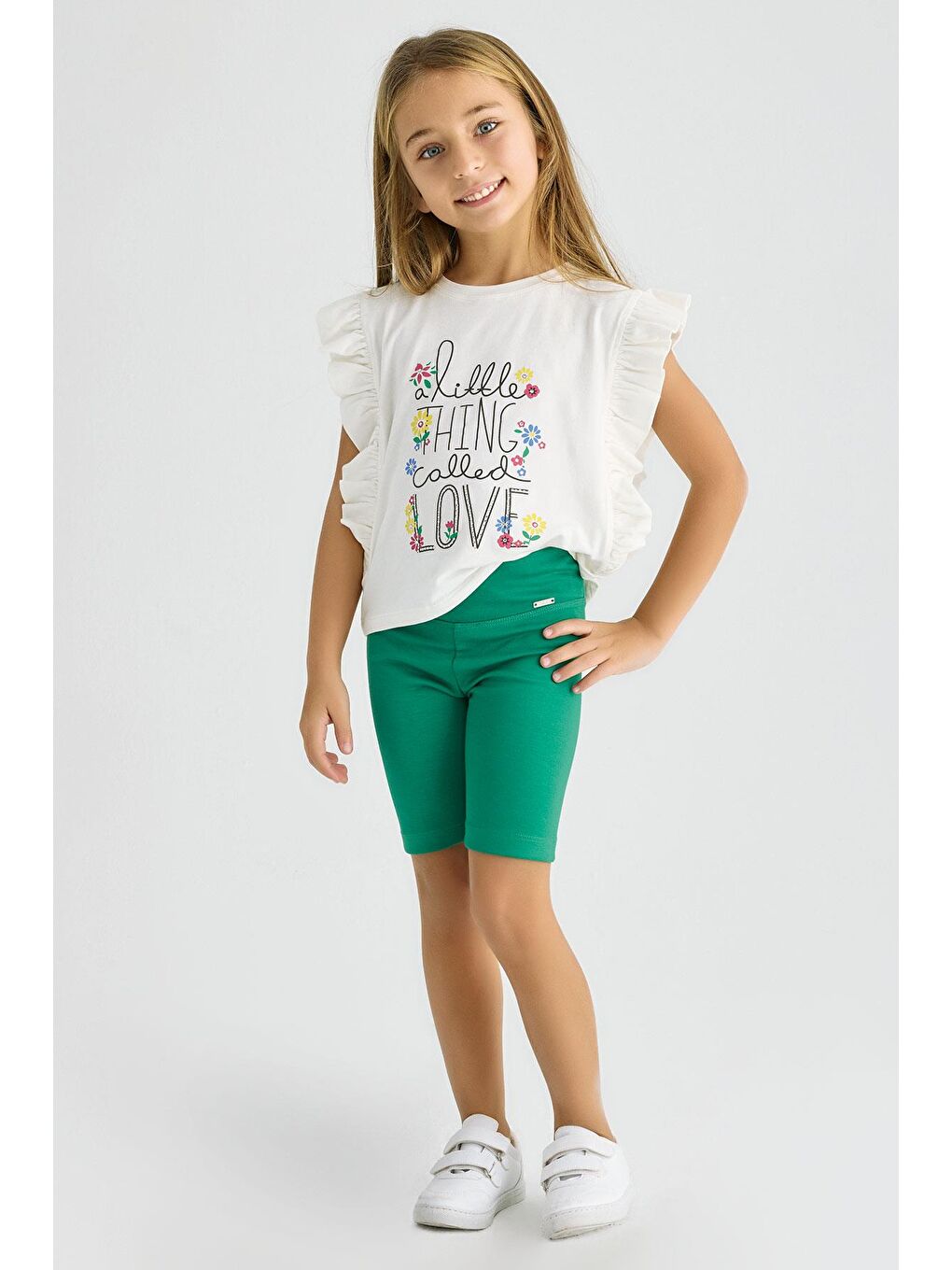 Bisiklet Yaka Kısa Kol Yazı Baskılı Yanları Fırfırlı Beyaz Renk Kız Çocuk Tshirt