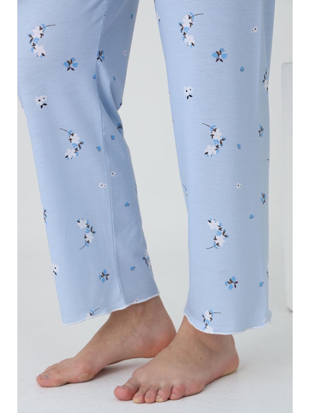 Bebe Mavi Emzirmeye Uygun Kısa Kol Ayarlanabilir Bel Lastikli Baskılı Hamile ve Lohusa Pijama Takımı-3