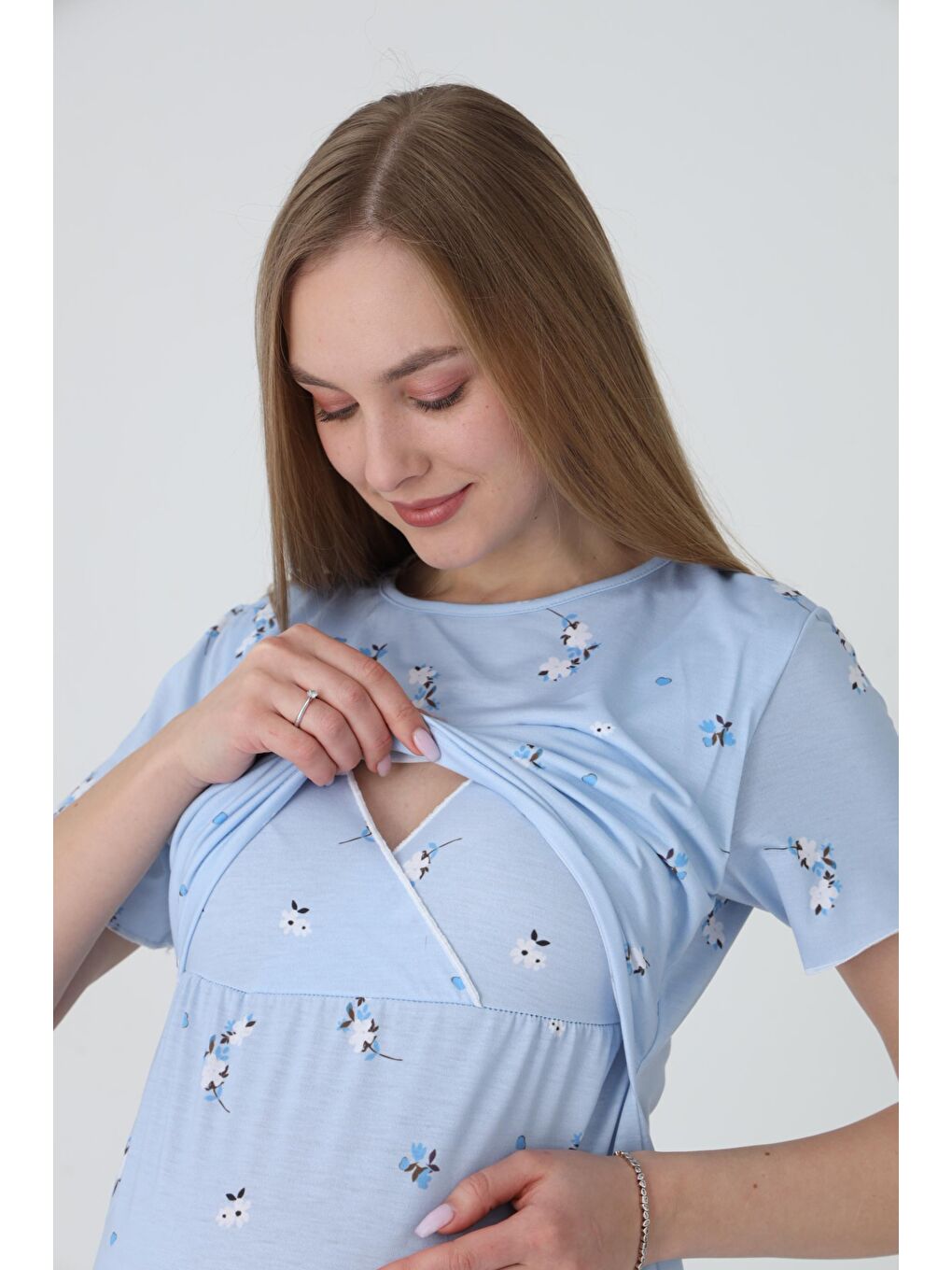 Bebe Mavi Emzirmeye Uygun Kısa Kol Ayarlanabilir Bel Lastikli Baskılı Hamile ve Lohusa Pijama Takımı-4