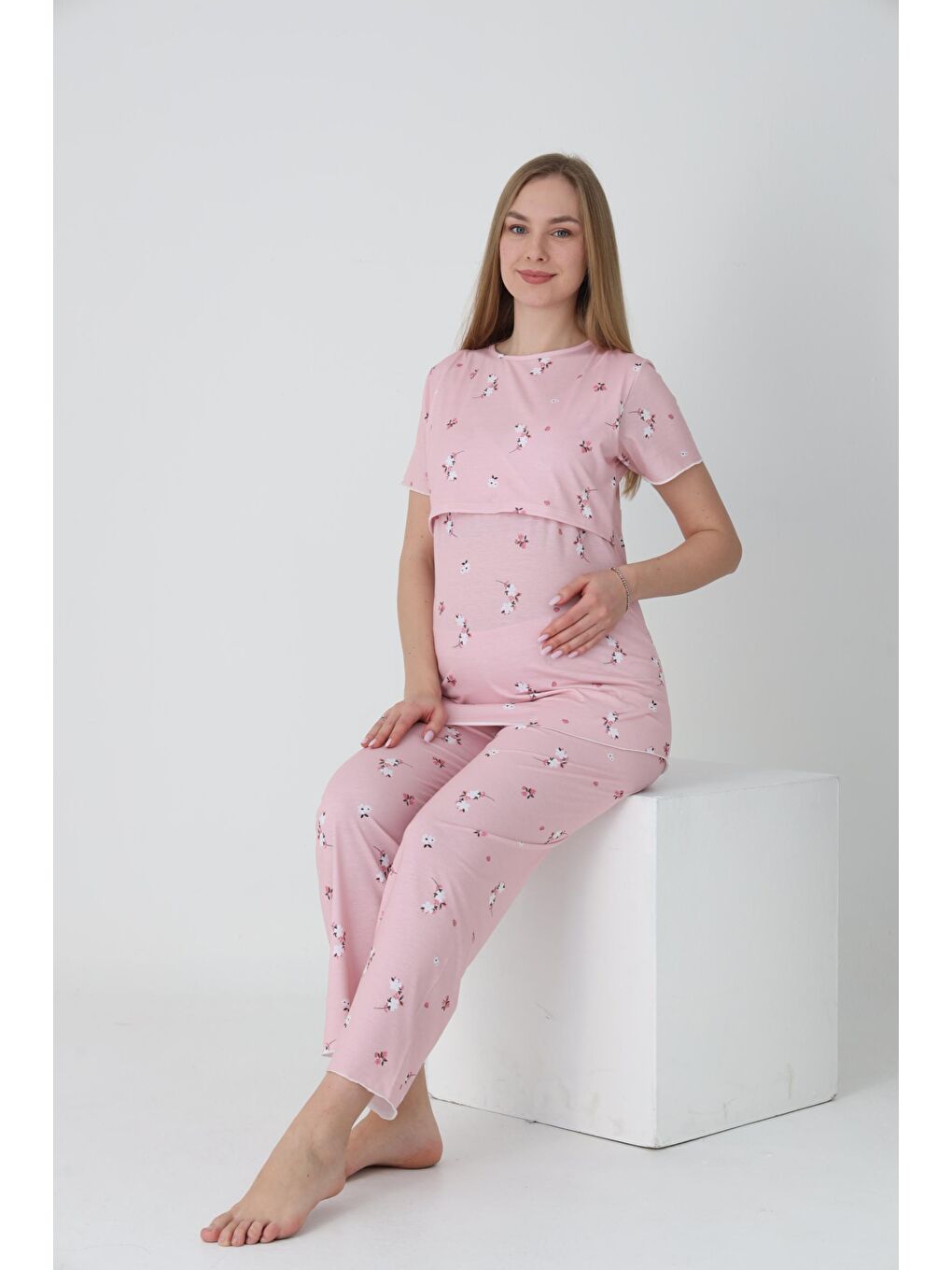Pembe Pudra Emzirmeye Uygun Kısa Kol Ayarlanabilir Bel Lastikli Baskılı Hamile ve Lohusa Pijama Takımı-2