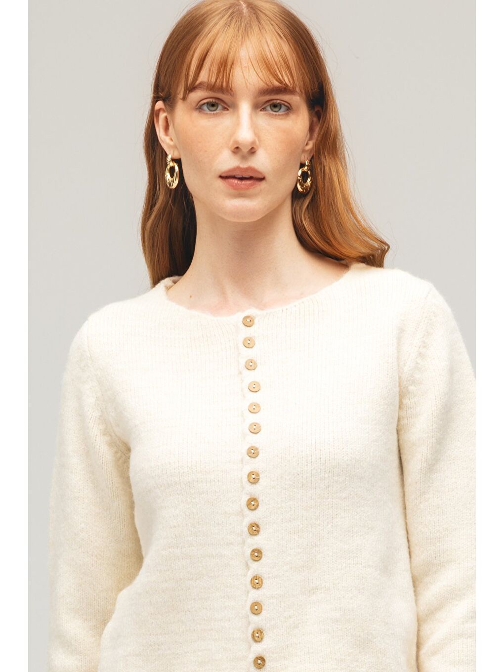 Ekru Kadın Ahşap Düğmeli Uzun Kollu Bisiklet Yaka Triko Hırka-3