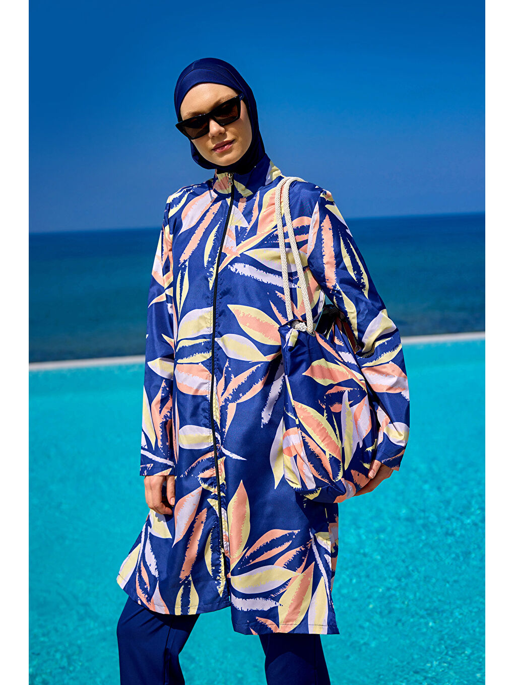 Lacivert Tam Kapalı Tesettür Mayo Plaj Çantalı 4 Parça Set R2508-2