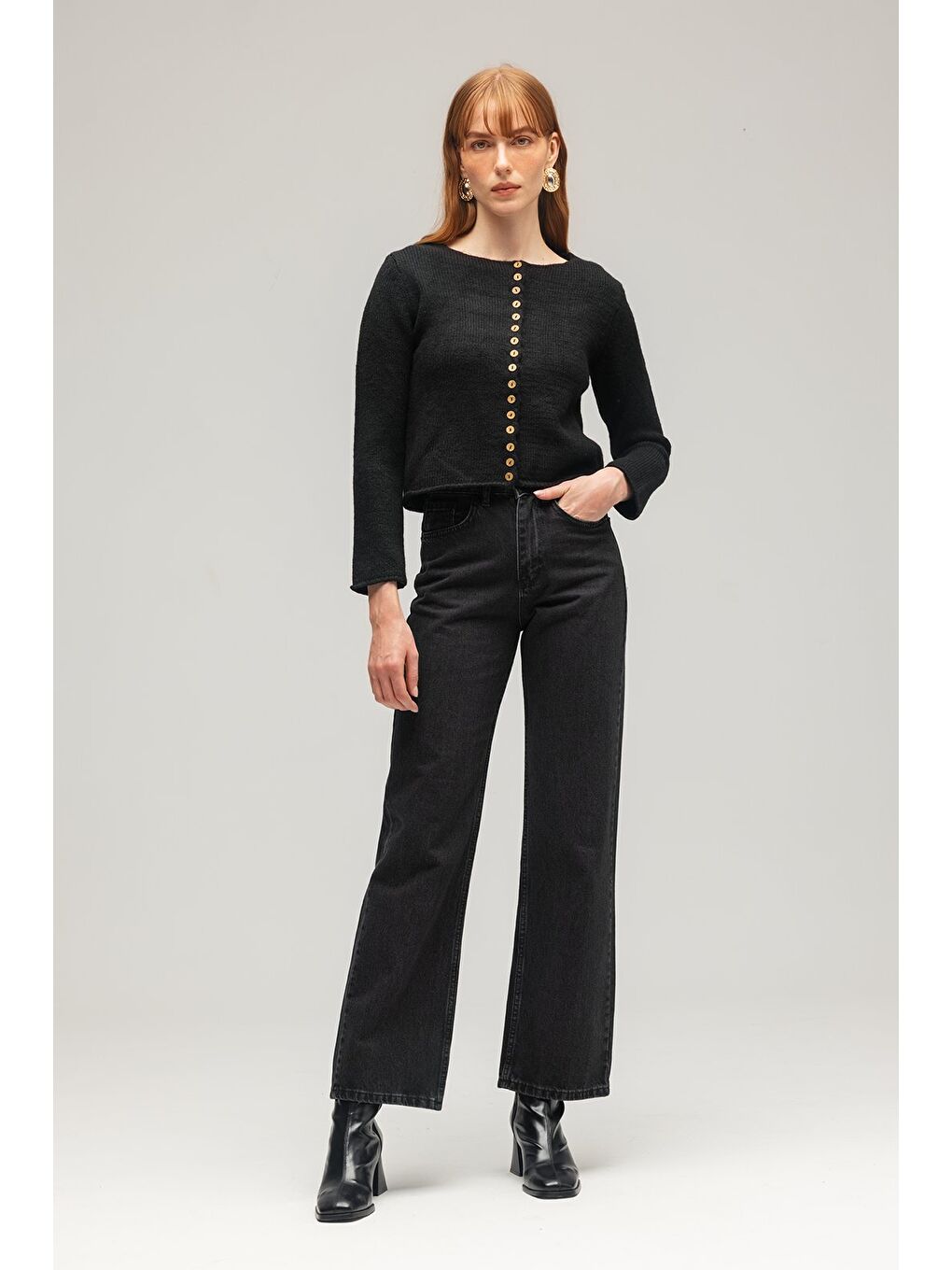 Siyah Kadın Ahşap Düğmeli Uzun Kollu Bisiklet Yaka Triko Hırka-2