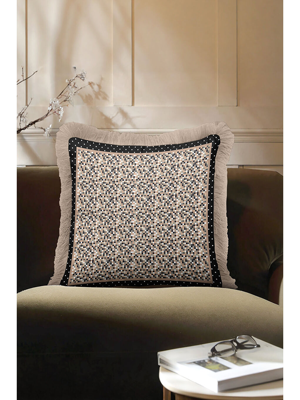 Karışık Mozaik Kareli Saçaklı Yastık Kılıfı - Geometrik Modern Siyah Bej Püsküllü Kırlent Kılıfı-4