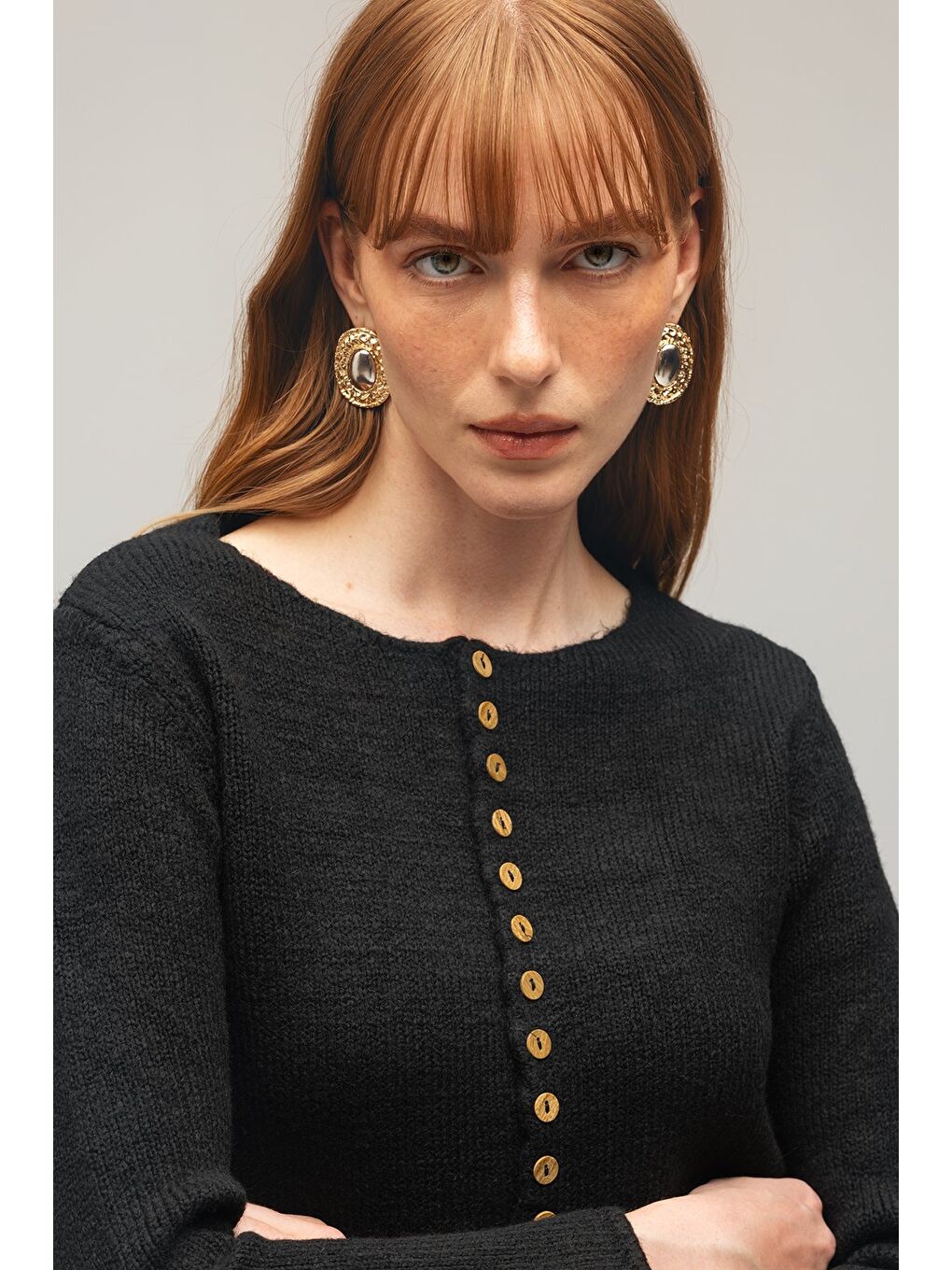 Siyah Kadın Ahşap Düğmeli Uzun Kollu Bisiklet Yaka Triko Hırka-4