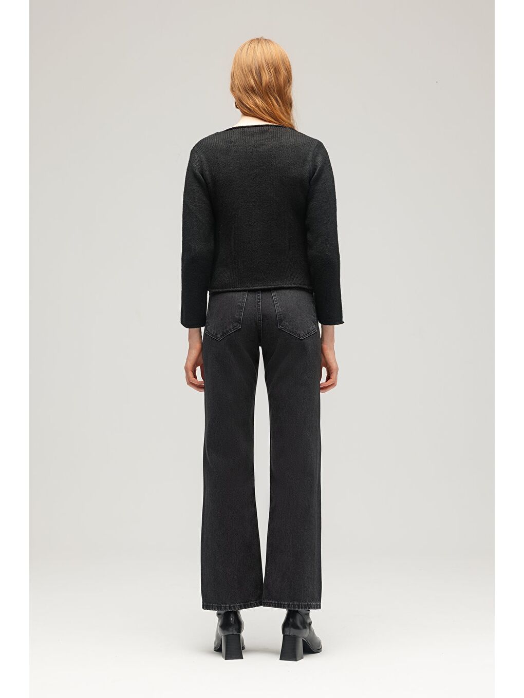 Siyah Kadın Ahşap Düğmeli Uzun Kollu Bisiklet Yaka Triko Hırka-5