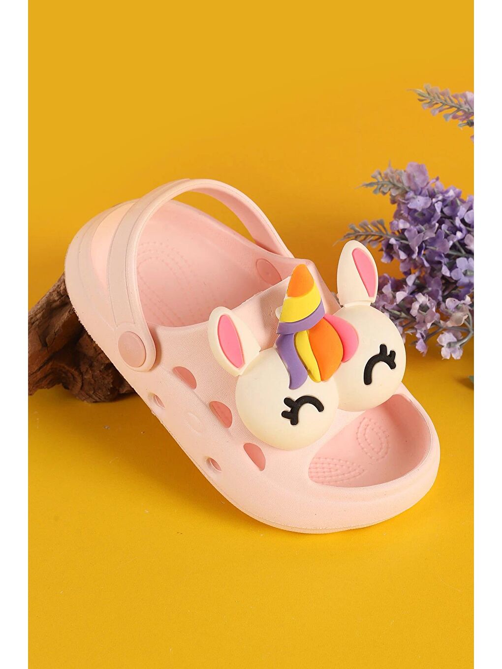Pembe Göz Figürlü Delikli Çocuk Terlik