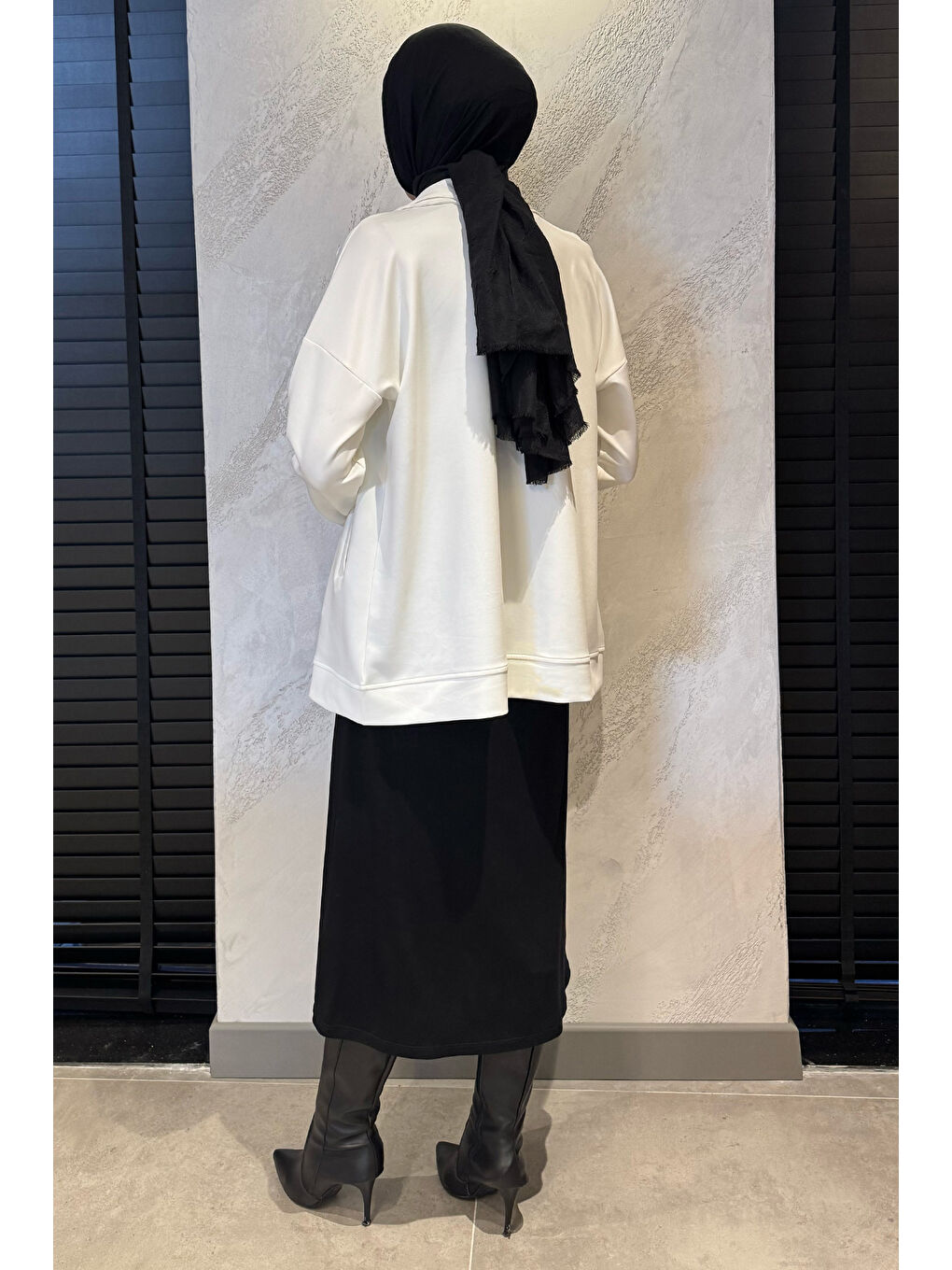 Siyah Bisiklet Yaka Sıfır Kol İçlik Elbise-5