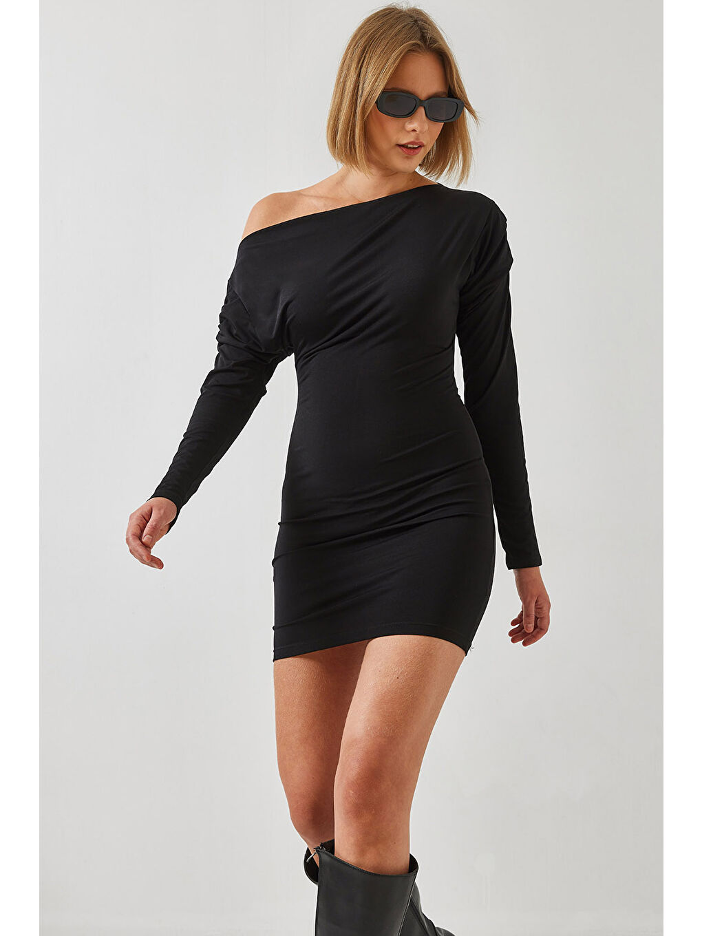 Siyah Kadın Kayık Yaka Elbise