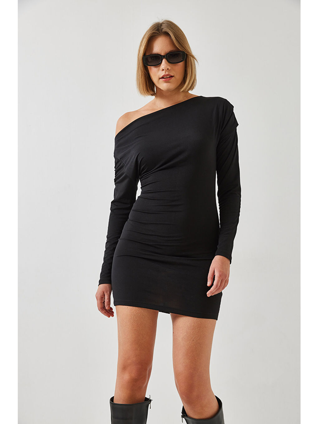 Siyah Kadın Kayık Yaka Elbise-1