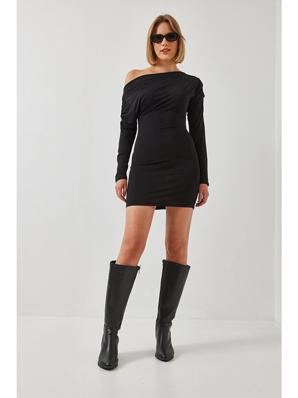 Siyah Kadın Kayık Yaka Elbise-4