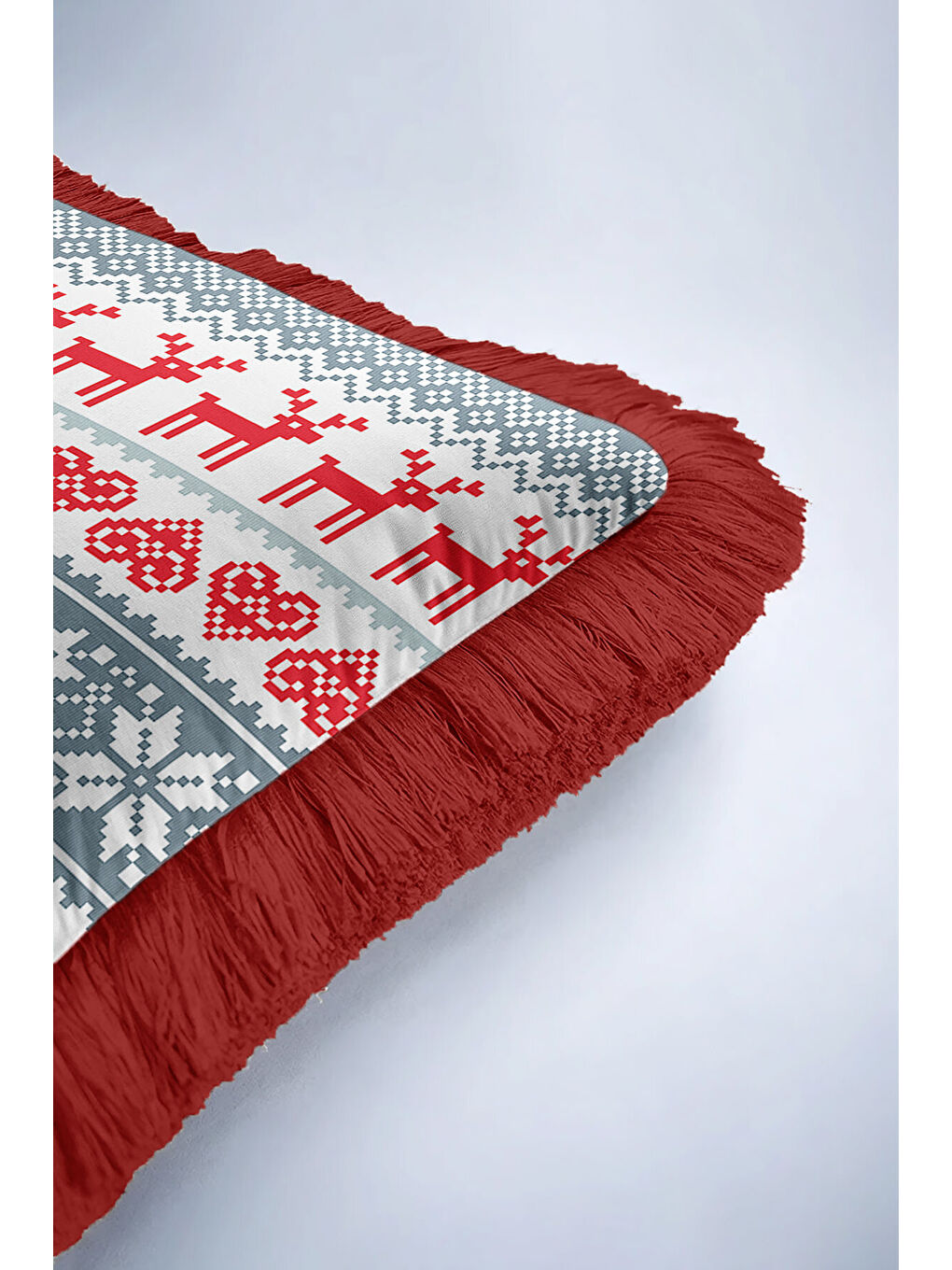 Karışık Nordik Geyik Figürlü Saçaklı Yastık Kılıfı - İsveç Kış Temalı Gri Kırmızı Püsküllü Kırlent Kılıfı-6