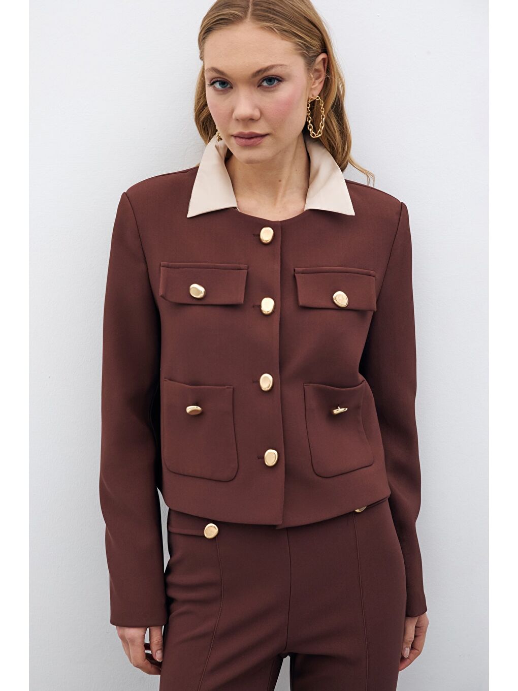 Kahverengi Düğmeli Kısa Ceket - Kahve-2