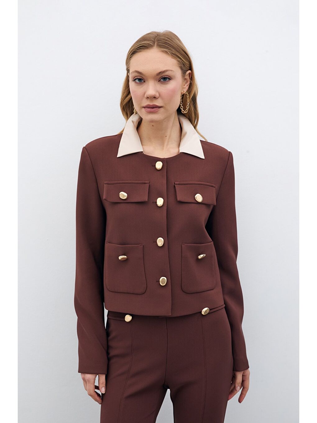 Kahverengi Düğmeli Kısa Ceket - Kahve-3