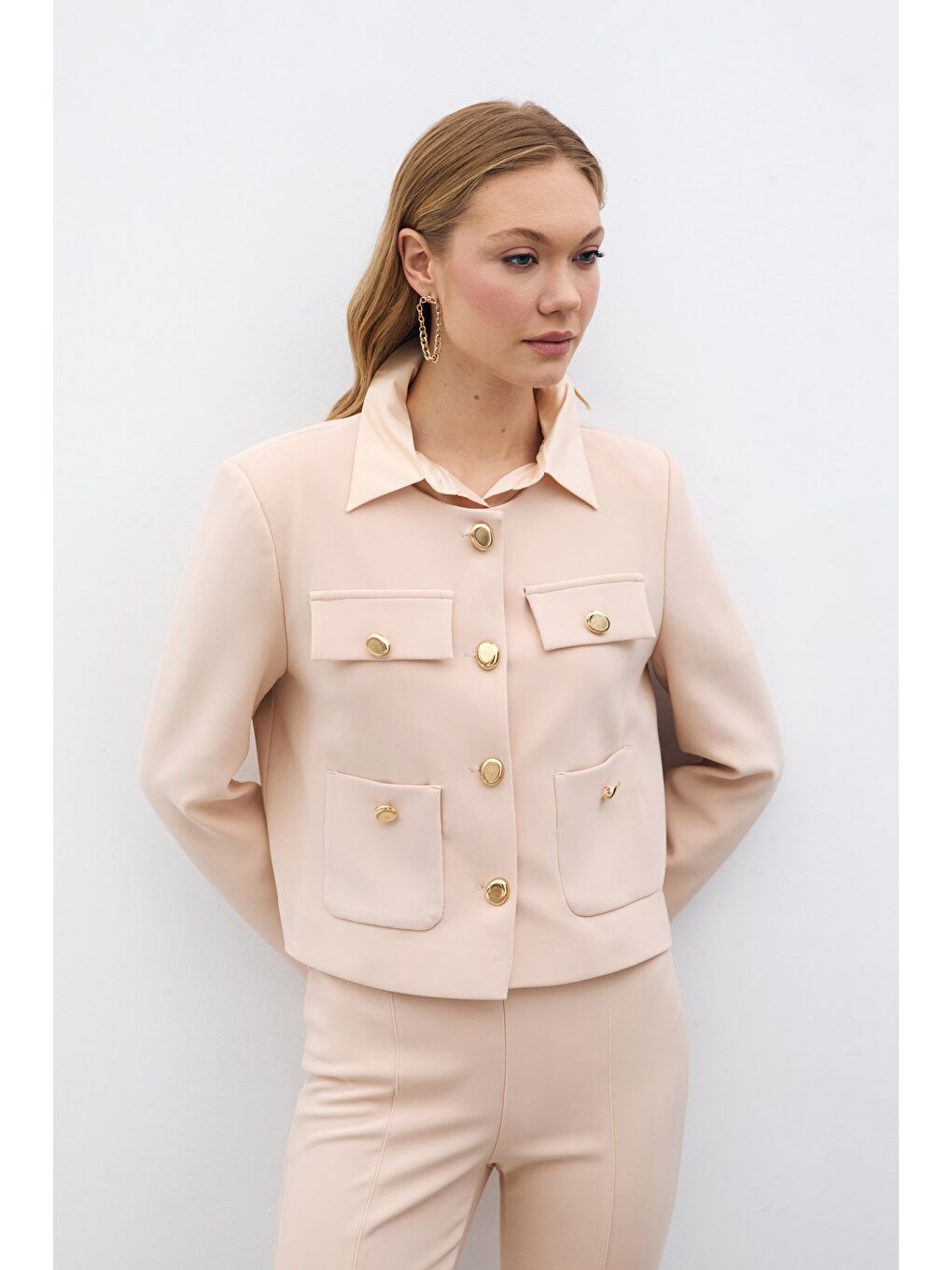 Düğmeli Kısa Ceket - Bej