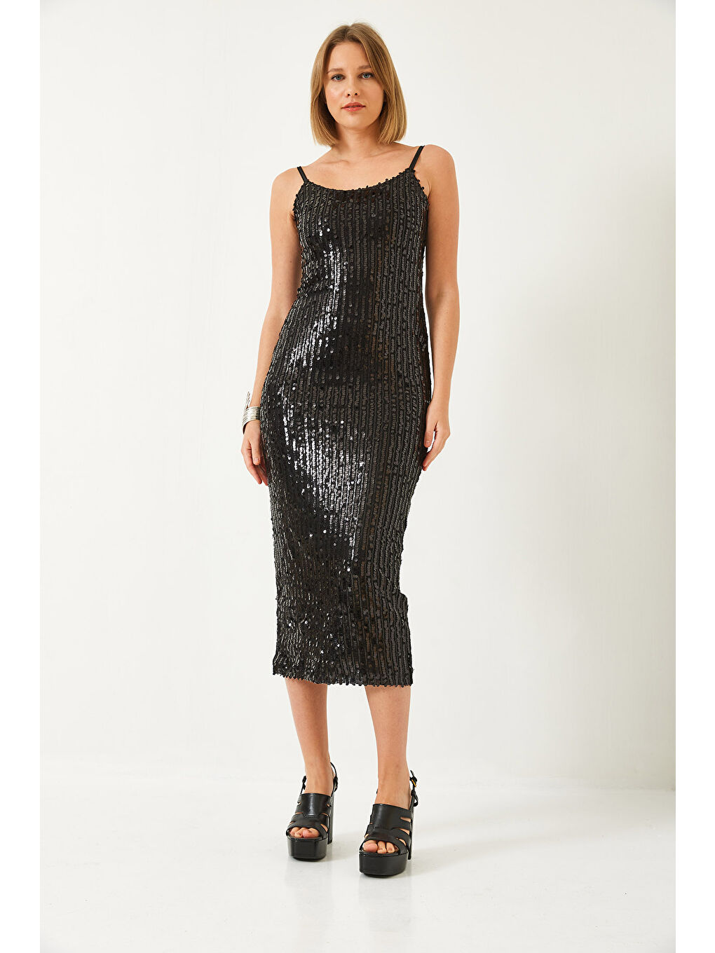 Siyah Kadın Pul Payetli Askılı Midi Boy Astarlı Elbise-1