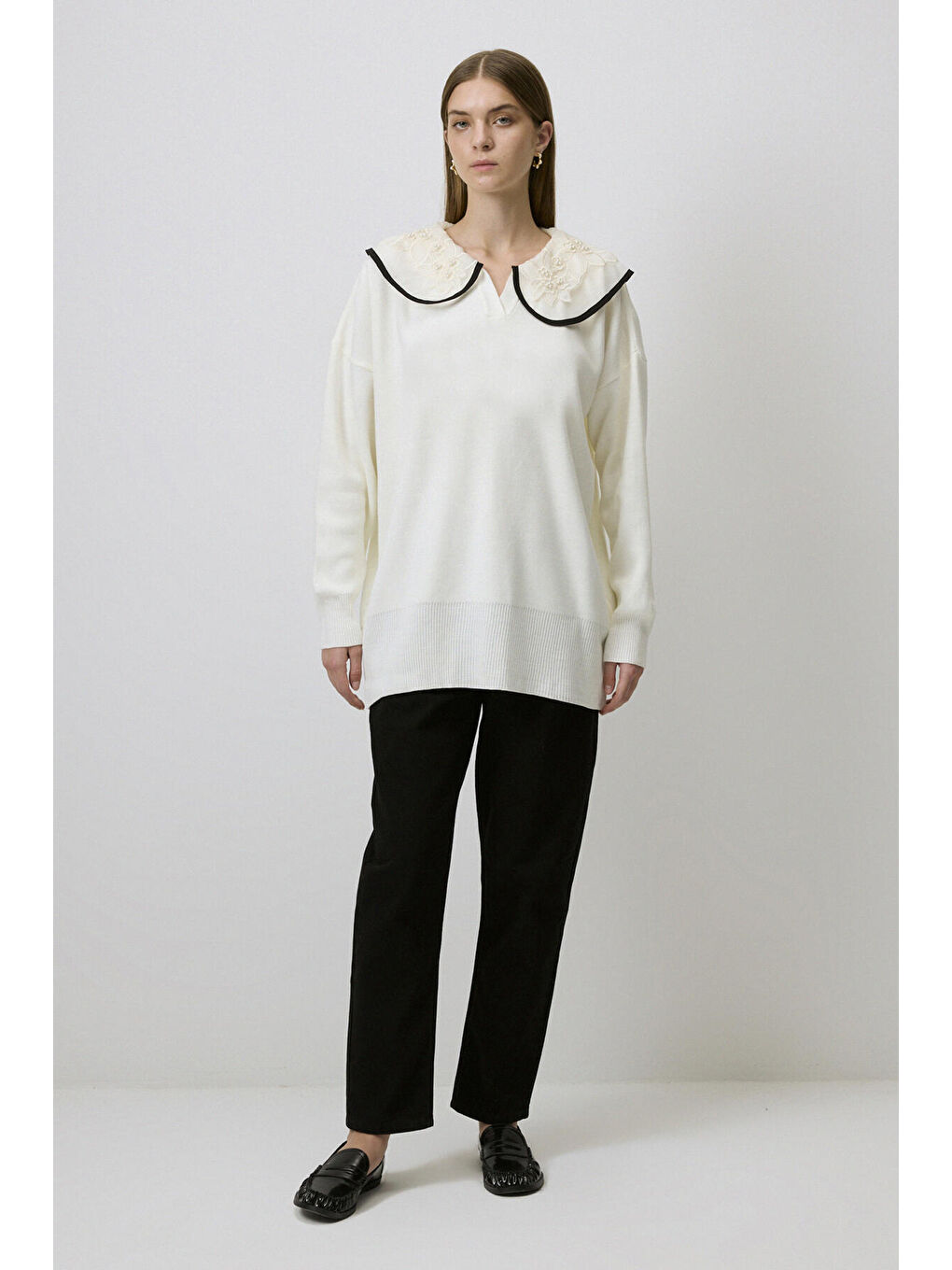 Ekru Yakası İşleme Detaylı Triko Kazak-1