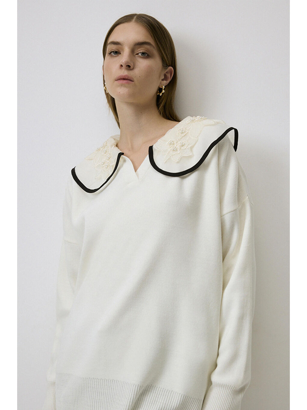 Ekru Yakası İşleme Detaylı Triko Kazak-3