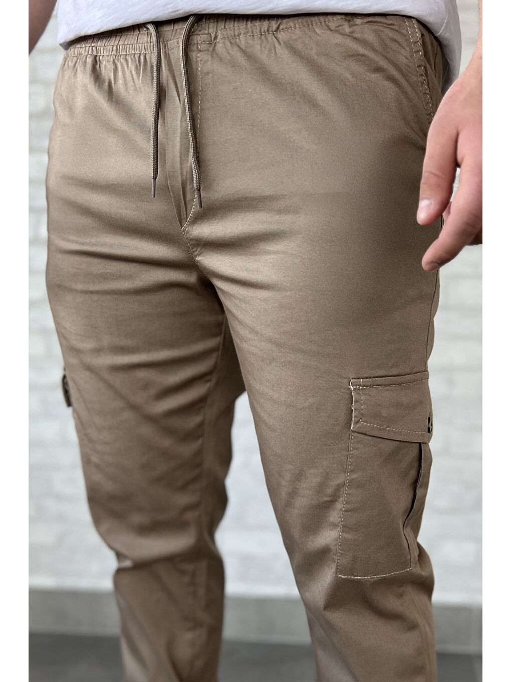 Bej Bel Ve Paça Lastikli Kargo Cep Gabardin Erkek Pantolon-3