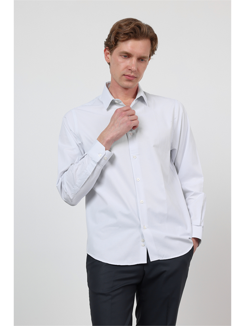 Beyaz Sert Yaka Uzun Kol Cepsiz Slim Fit Pamuklu Gömlek 1004260210-2