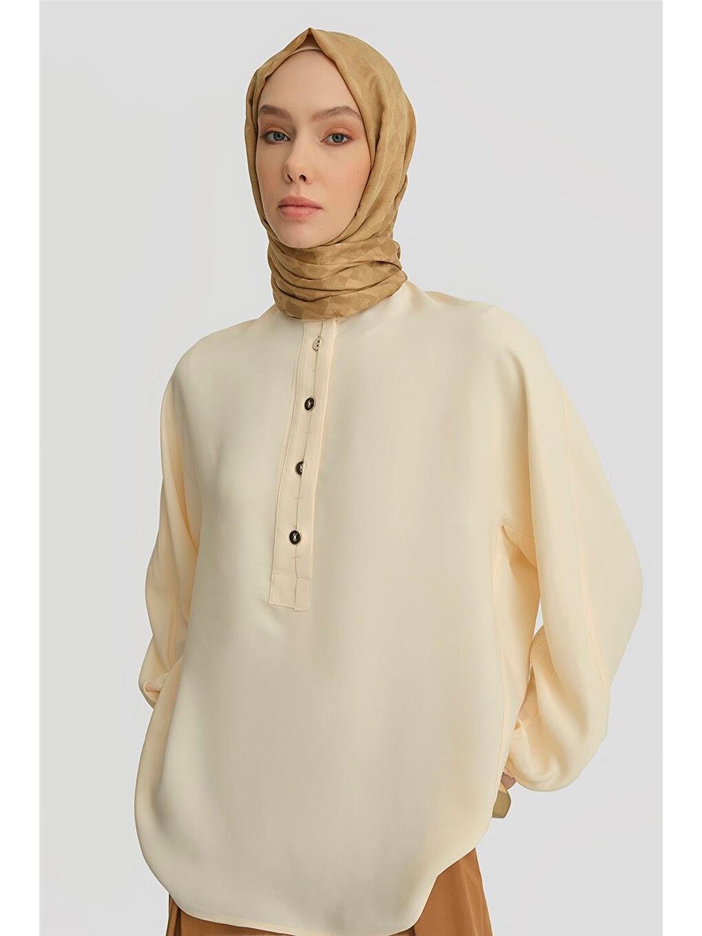 Bej Düğme Detaylı Bluz 25Y3719 Aytaşı-1