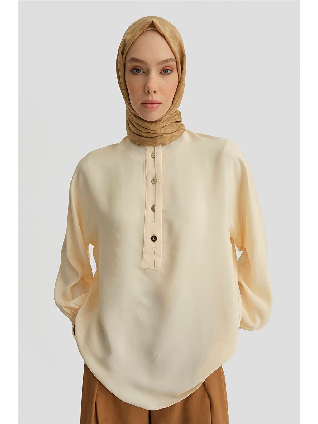 Bej Düğme Detaylı Bluz 25Y3719 Aytaşı-3