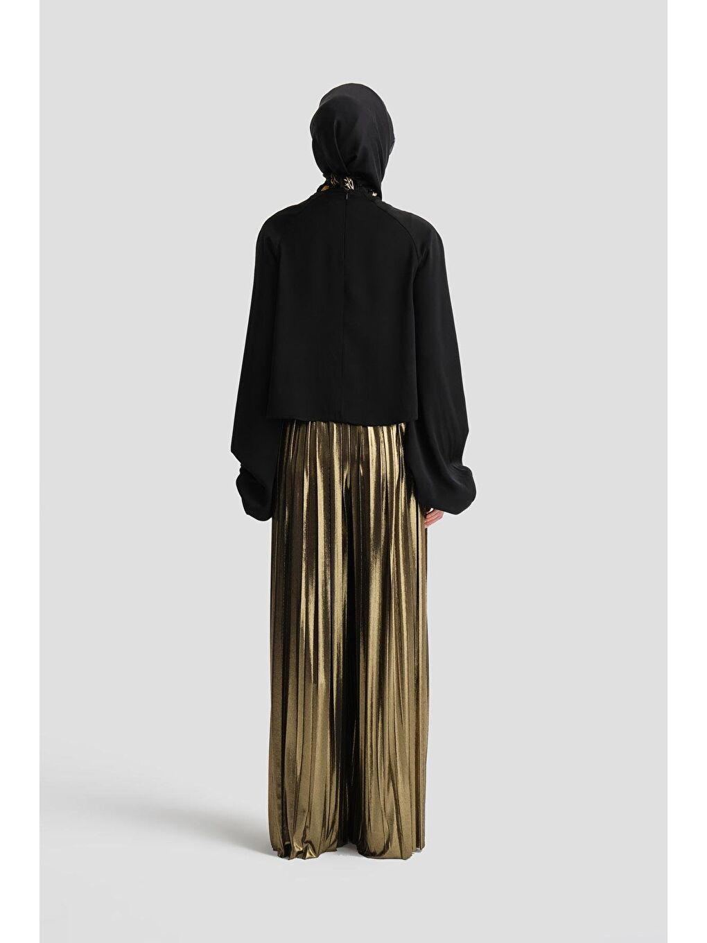 Manşeti İşlemeli Bluz 24K3607 Siyah-4