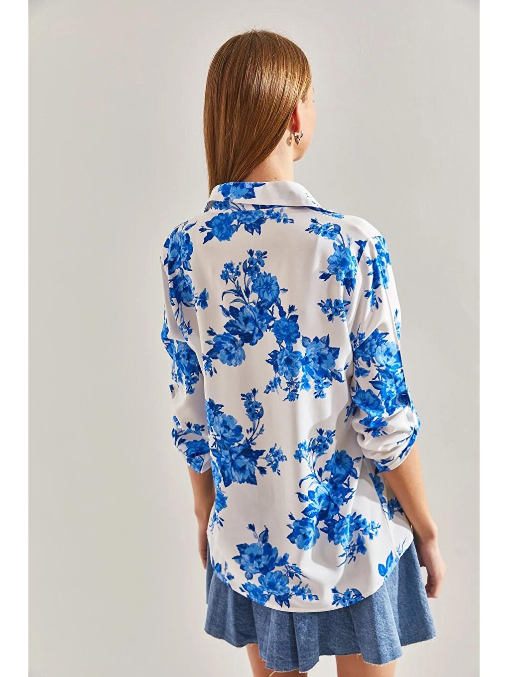 Mavi Kadın Çiçek Desenli Kol Katlamalı Viskon Gömlek 60101026-1