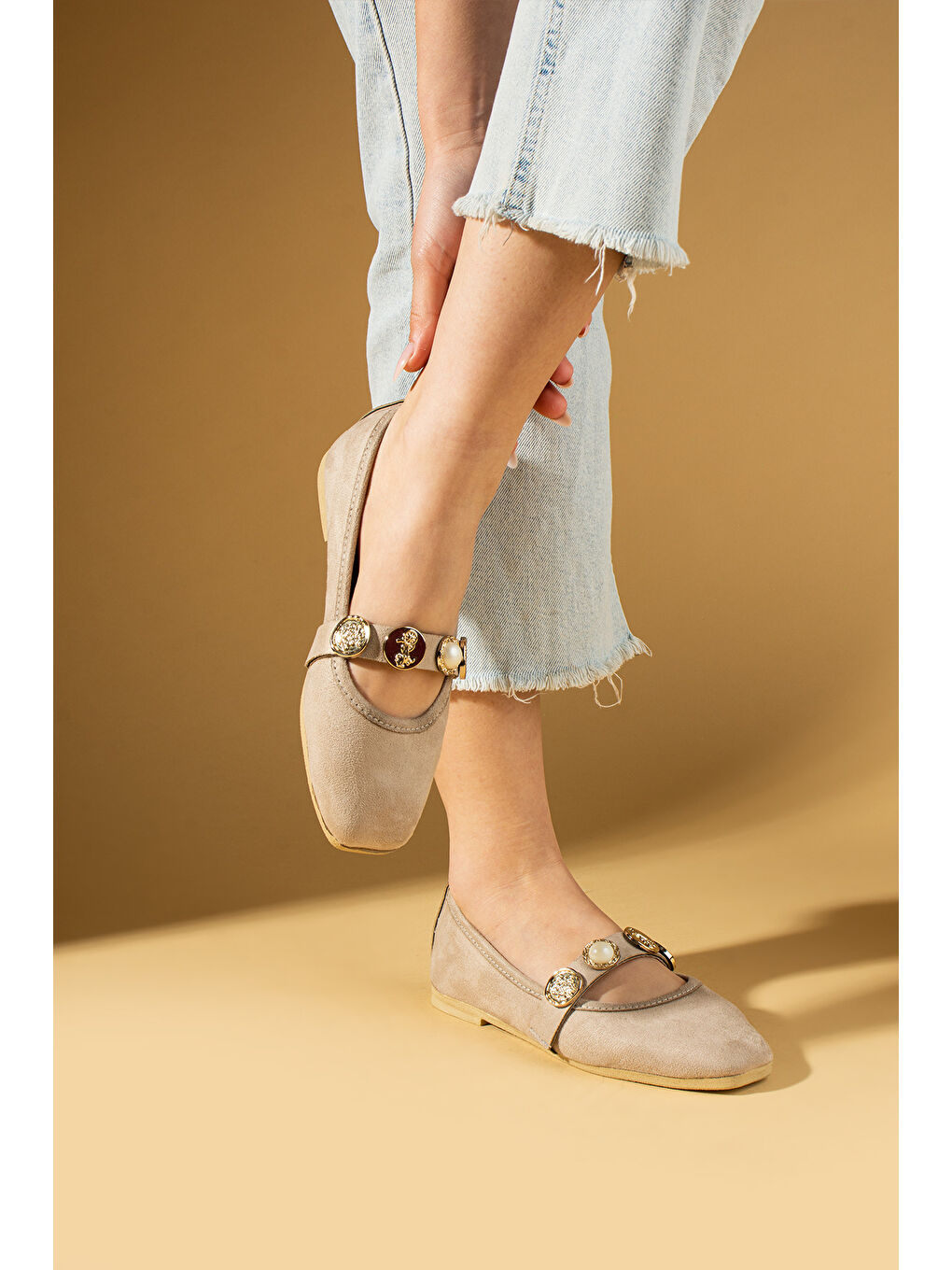 Bej İnci Detaylı Tek Bantlı Rahat Taban Kadın Babet 81-160-25Süet-1