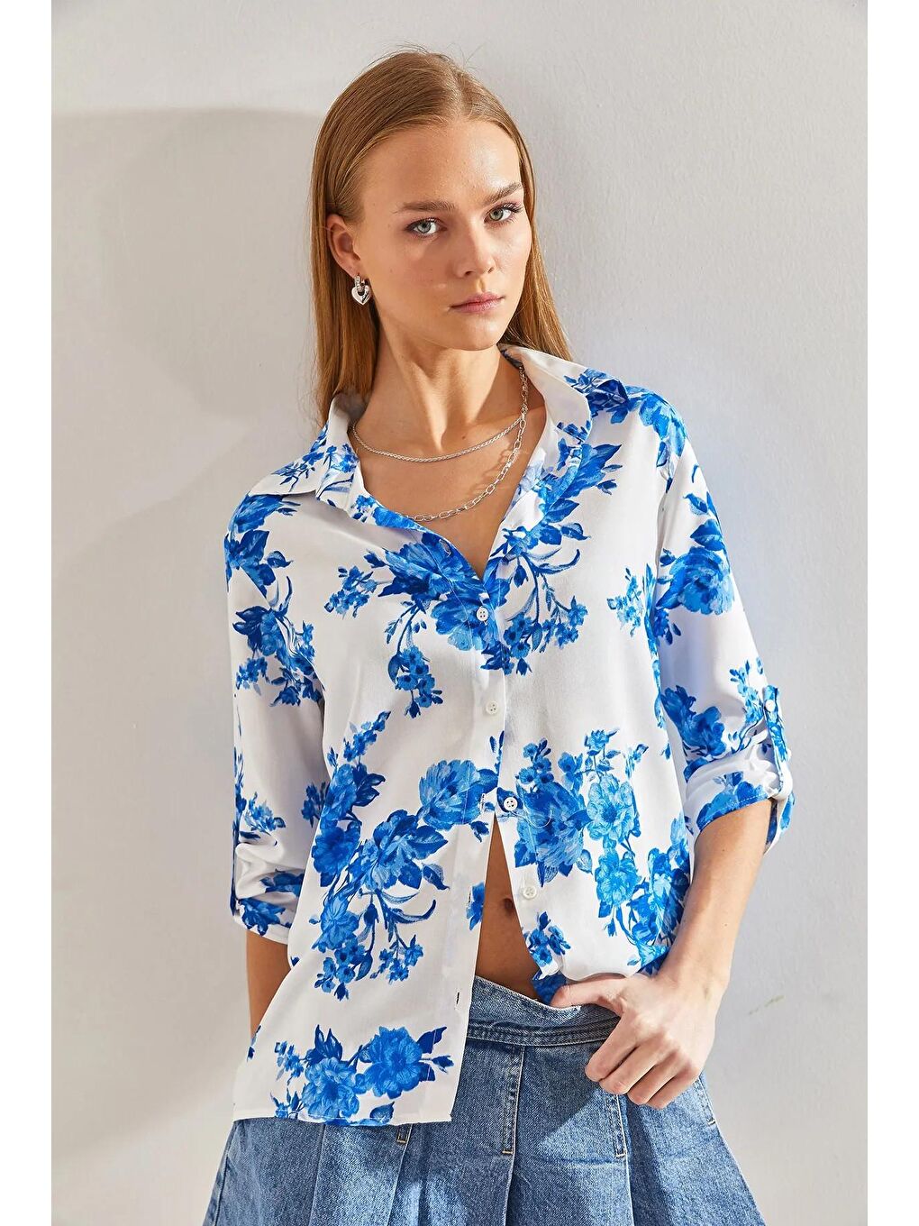 Mavi Kadın Çiçek Desenli Kol Katlamalı Viskon Gömlek 60101026-2