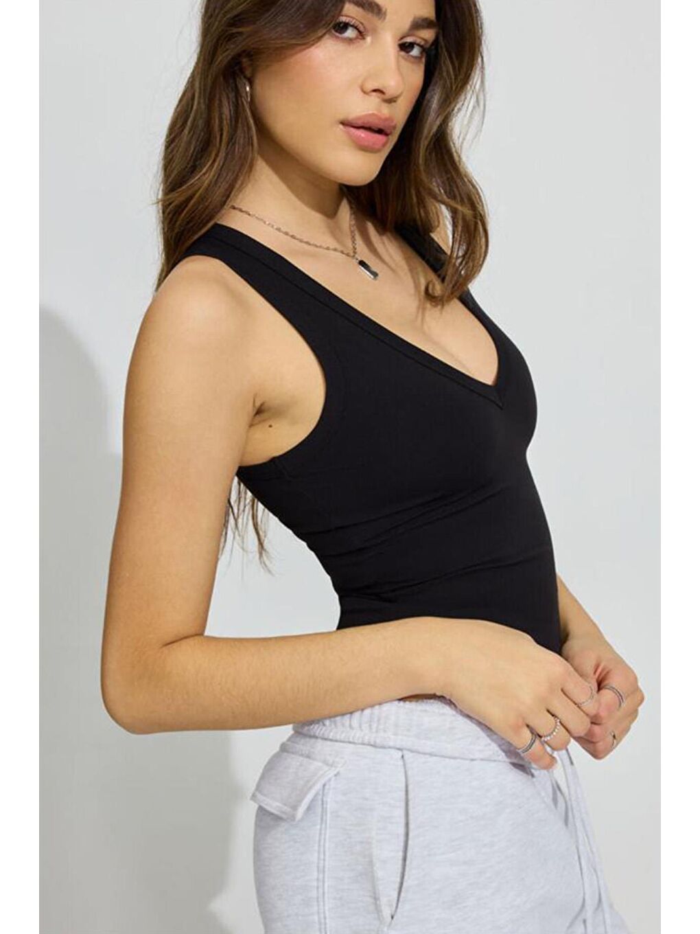 Siyah Derin V Yaka %100 Pamuklu Basic Kadın Atlet Mg2405-5