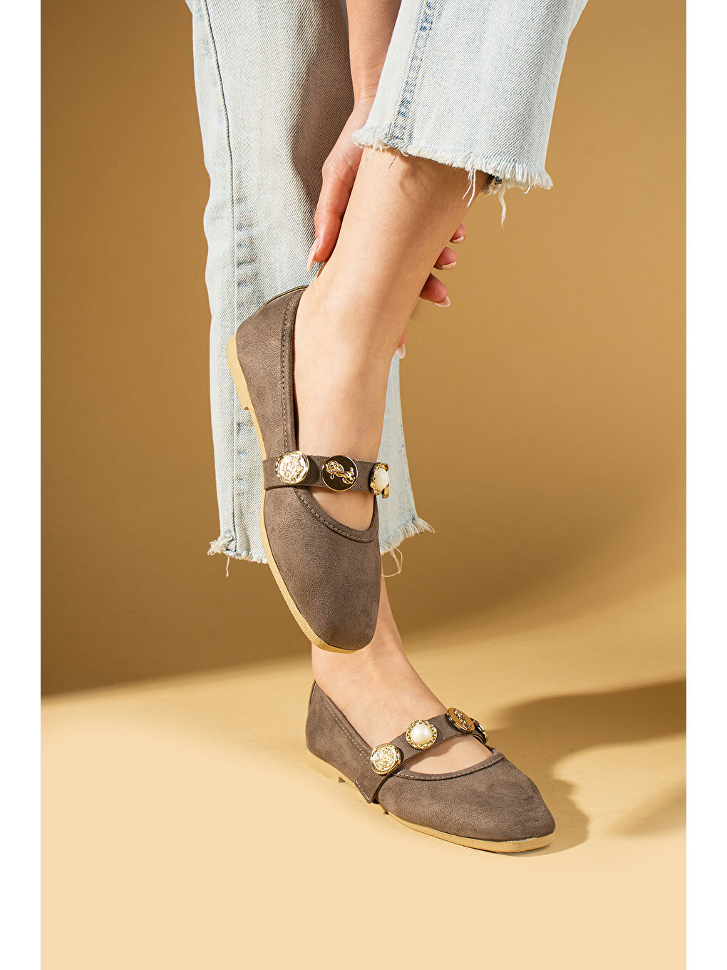 Bej İnci Detaylı Tek Bantlı Rahat Taban Kadın Babet 81-160-25Süet-1