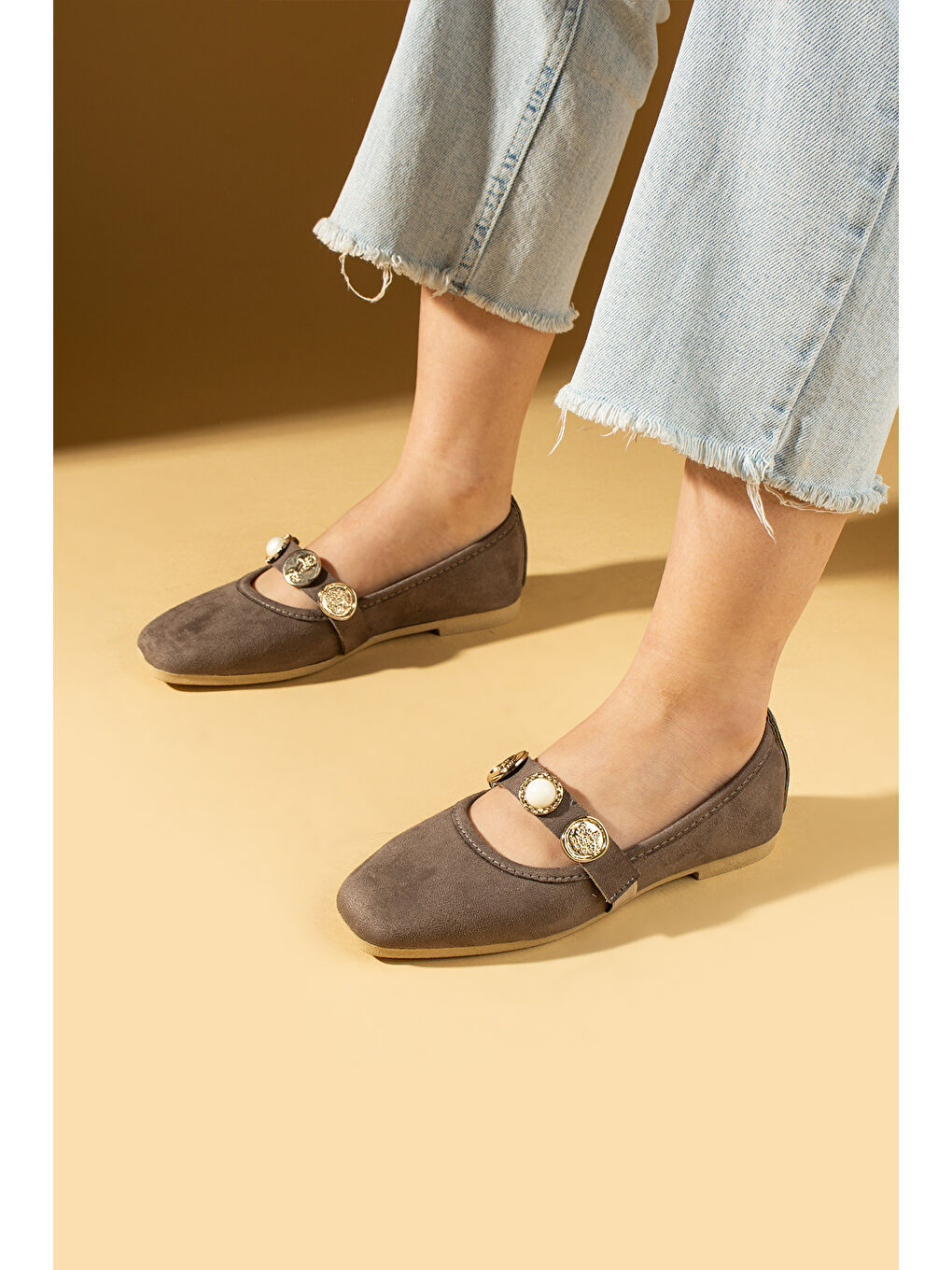 Bej İnci Detaylı Tek Bantlı Rahat Taban Kadın Babet 81-160-25Süet-2