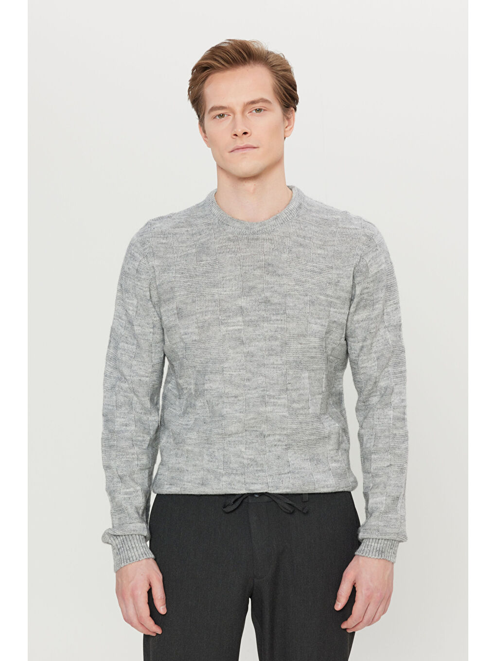 Erkek Gri Melanj Standart Fit Normal Kesim Bisiklet Yaka Jakarlı Triko Kazak-2